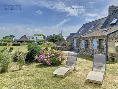 Jardin de l'établissement Penty Kergonan avec belle vue mer - Crozon, Bretagne