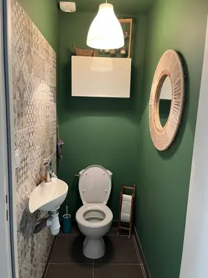 Salle de bains dans l'établissement Maison bonheur