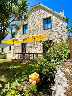 Jardin de l'établissement Villa Kérity-Ki - au coeur du port typique de Kérity