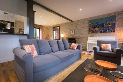 Coin salon dans l'établissement Villa Kérity-Ki - au coeur du port typique de Kérity