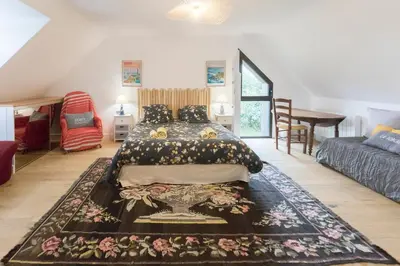 Coin salon dans l'établissement Villa Kérity-Ki - au coeur du port typique de Kérity