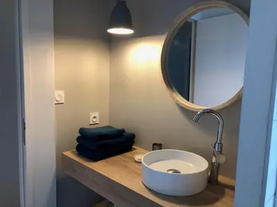 Salle de bains dans l'établissement Rue Bara