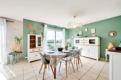 Cuisine ou kitchenette dans l'établissement Maison pour 6 avec jardin à 500 m de la plage