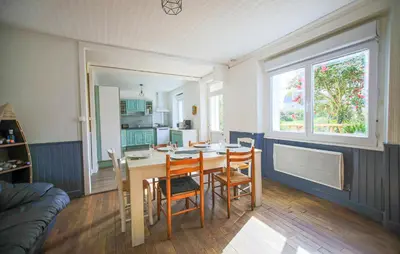 Cuisine ou kitchenette dans l'établissement 3 Bedroom Stunning Home In Plougasnou