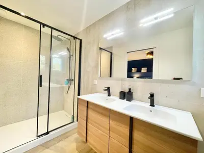 Salle de bains dans l'établissement Villa Breizh - Front de mer - Accès plage - 8 personnes
