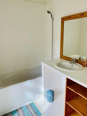 Salle de bains dans l'établissement La maison du Cordonnier
