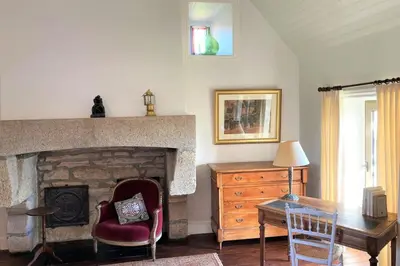 Coin salon dans l'établissement Manoir du Scluz-Prestigieux domaine vue mer