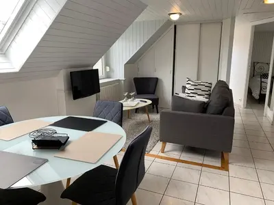 Télévision ou salle de divertissement dans l'établissement L'Ecume, T2 proche plage de Morgat