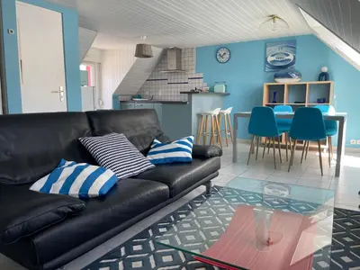Cuisine ou kitchenette dans l'établissement L'Azur, T2 proche plage de Morgat