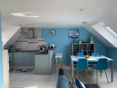 Cuisine ou kitchenette dans l'établissement L'Azur, T2 proche plage de Morgat