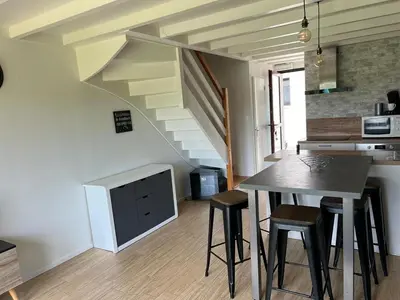 Cuisine ou kitchenette dans l'établissement Charmant appartement T3 avec terrasse en rez de jardin sur le Golf e L'Odet