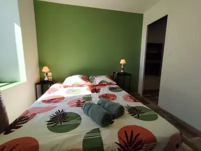 Un ou plusieurs lits dans un hébergement de l'établissement L'ibis City By Nid 'ouest