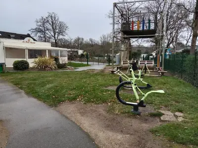 Aire de jeux pour enfants de l'établissement Mobile home SUPER CORDELIA CONFORT & FAMILIAL