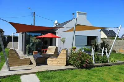 Jardin de l'établissement charmante maison avec jardin clos sur les dunes de Sainte Marguerite avec SPA en option