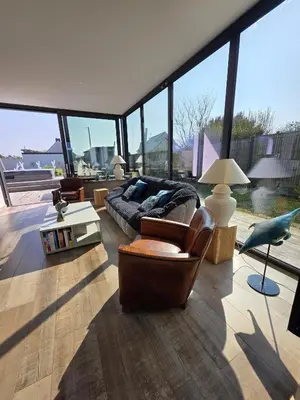 Coin salon dans l'établissement charmante maison avec jardin clos sur les dunes de Sainte Marguerite avec SPA en option