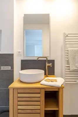 Salle de bains dans l'établissement Agréable studio pour 2 personnes Studio Melen