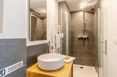 Salle de bains dans l'établissement Agréable studio pour 2 personnes Studio Melen
