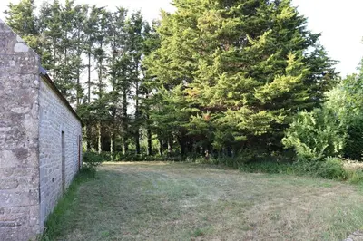 Jardin de l'établissement Kermenhir, a charming 18th century Breton farmhouse