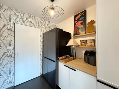 Cuisine ou kitchenette dans l'établissement Belle maison spacieuse et jardin paysager, Gouesnac'h