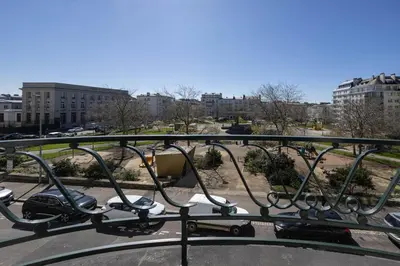 Plan de l'établissement Vue sur la place Wilson - Appt spacieux et lumineux