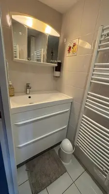 Salle de bains dans l'établissement Brennig