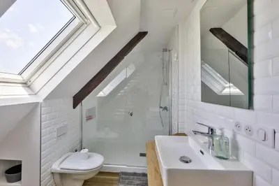 Salle de bains dans l'établissement Bright duplex St Mathieu - Rooftop view