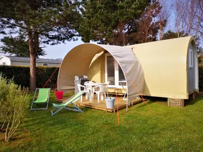 Jardin de l'établissement Camping Baie de Saint Pol