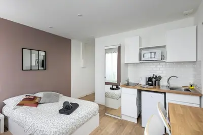 Cuisine ou kitchenette dans l'établissement Cidre