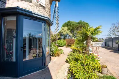 Jardin de l'établissement Milin Avel I 6 personnes & plage