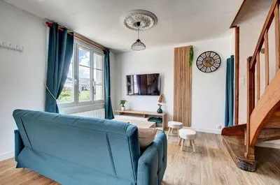 Télévision ou salle de divertissement dans l'établissement La maison de Kergalet - 6 pers - Proche Canal Nantes à Brest