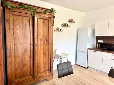 Cuisine ou kitchenette dans l'établissement La maison de Kergalet - 6 pers - Proche Canal Nantes à Brest