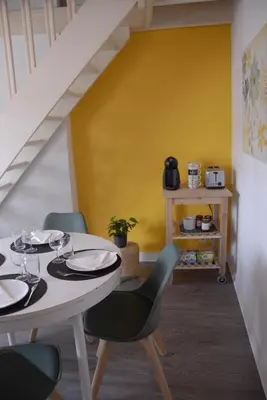 Coin salon dans l'établissement El pisito Quimperois duplex 2 chambres coeur de ville