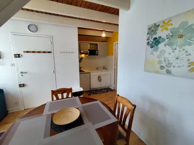 Cuisine ou kitchenette dans l'établissement El pisito Quimperois duplex 2 chambres coeur de ville