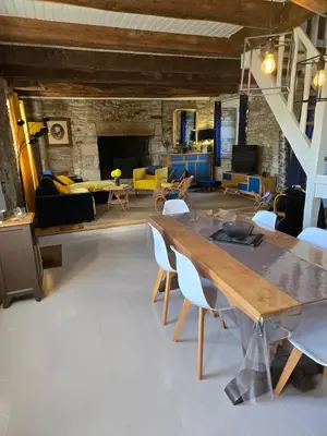 Coin salon dans l'établissement Authentique maison de caractère à Ploumoguer