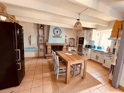 Cuisine ou kitchenette dans l'établissement Gîte Ty Mamm Gozh