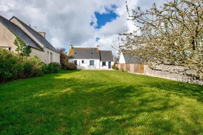 Jardin de l'établissement Maison pour 6 avec terrasse et jardin