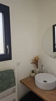 Plan de l'établissement Chambre privée 350 m de la mer et proche et gr34 avec coin repas et micro onde