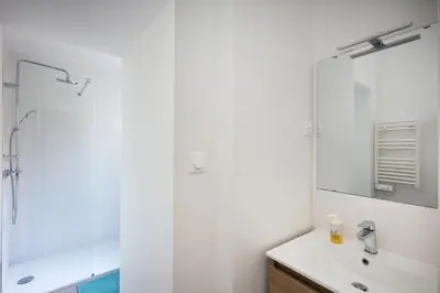 Salle de bains dans l'établissement Sainte Anne du Porzic