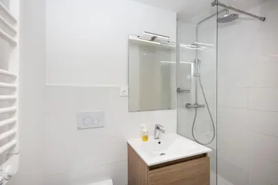 Salle de bains dans l'établissement L'Auberlac'h