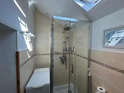 Salle de bains dans l'établissement Pretty charming Breton cottage for 4 people