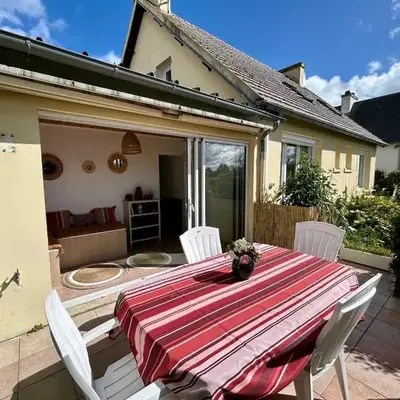 Lovely family house near the sea for 8