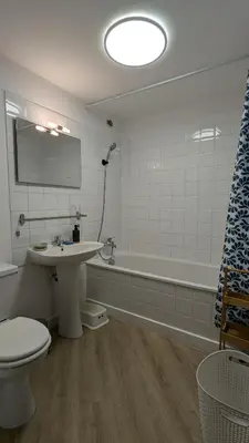Salle de bains dans l'établissement Kerfolie