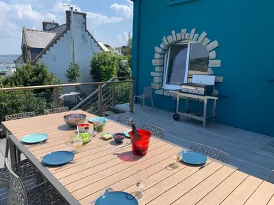 Balcon ou terrasse dans l'établissement Maison spacieuse Morgat Vue mer imprenable 5 chambres, terrasse XXL