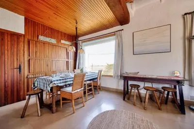Coin salon dans l'établissement Grande maison face à l'océan avec jardin pour 12