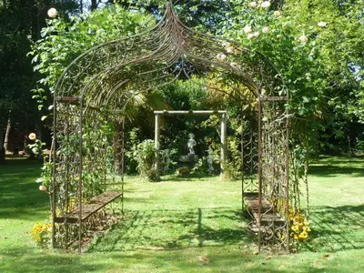 Jardin de l'établissement Kergarec gite H