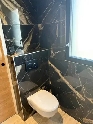 Salle de bains dans l'établissement Maison neuve 4 chambres