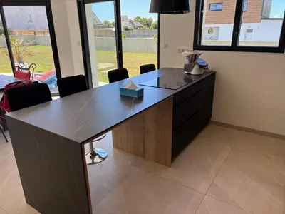 Cuisine ou kitchenette dans l'établissement Maison neuve 4 chambres