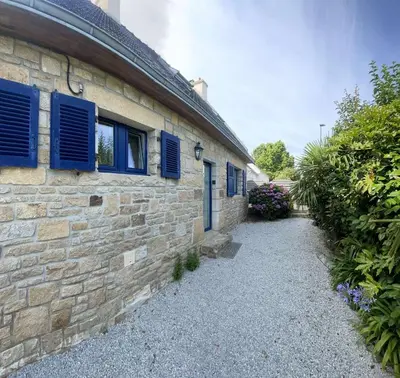 Jardin de l'établissement Jolie maison, idéalement située
