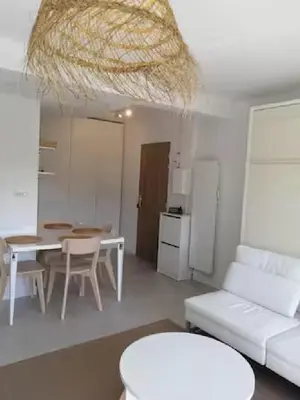 Cuisine ou kitchenette dans l'établissement Studio 150 m de la plage
