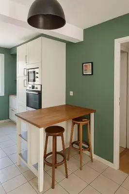 Cuisine ou kitchenette dans l'établissement Chambre dans un appartement spacieux de 92m2